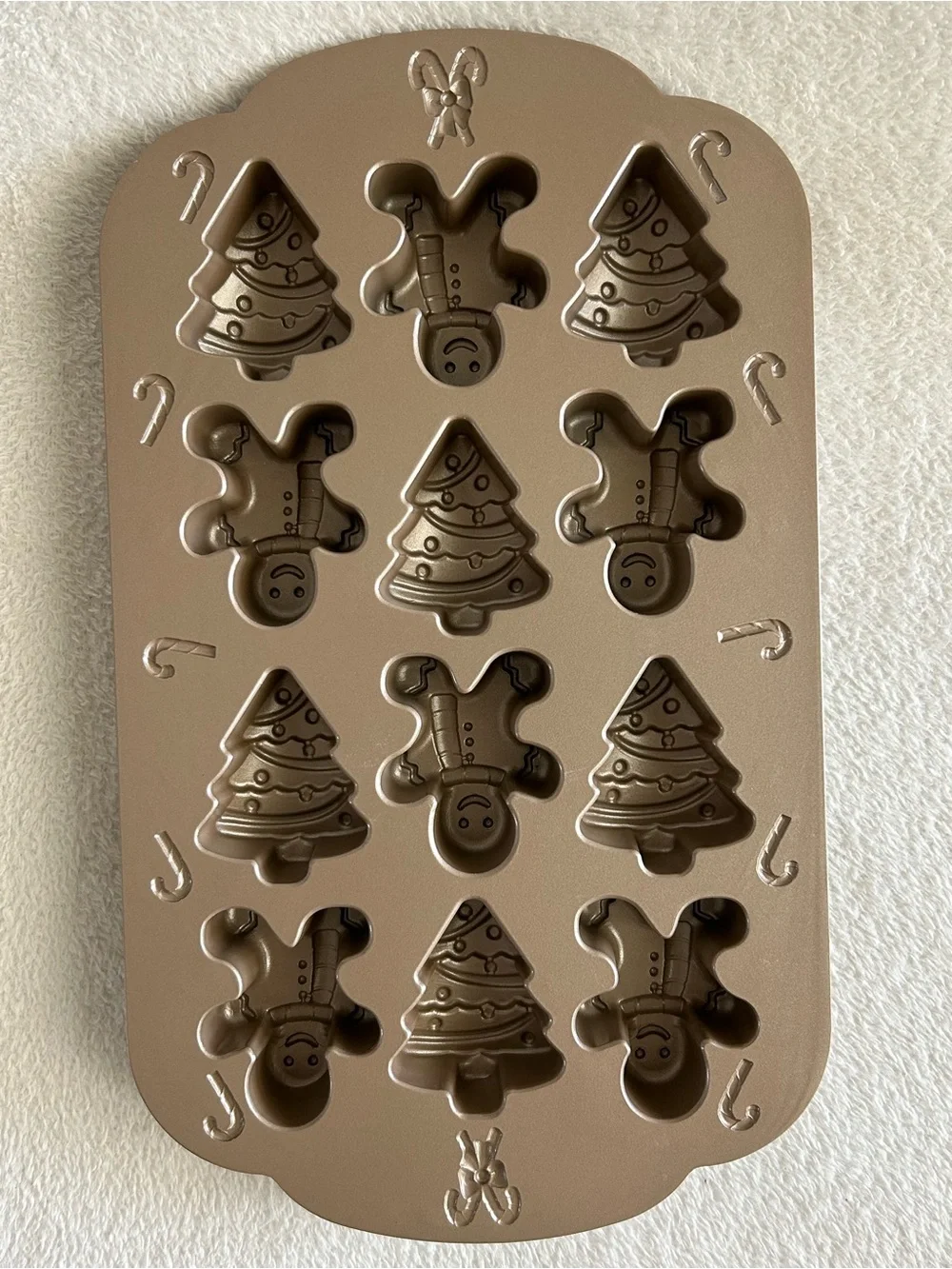 NEW Gingerbread Boy & Christmas Trees Non-Stick Mini Cake Pan Mold Ciroa Holiday